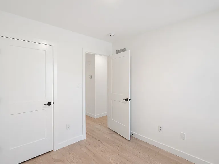308 E Morgan St #C — Photo 11