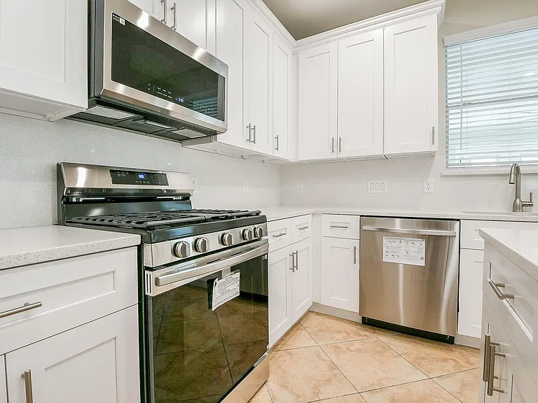 815 Robins Way — Photo 14