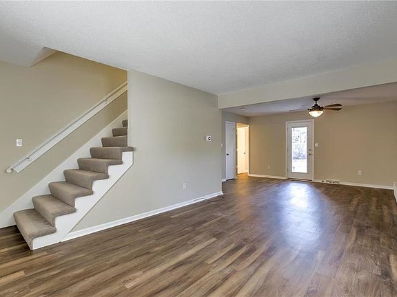 3rd image of 9708 Hadley Dr
