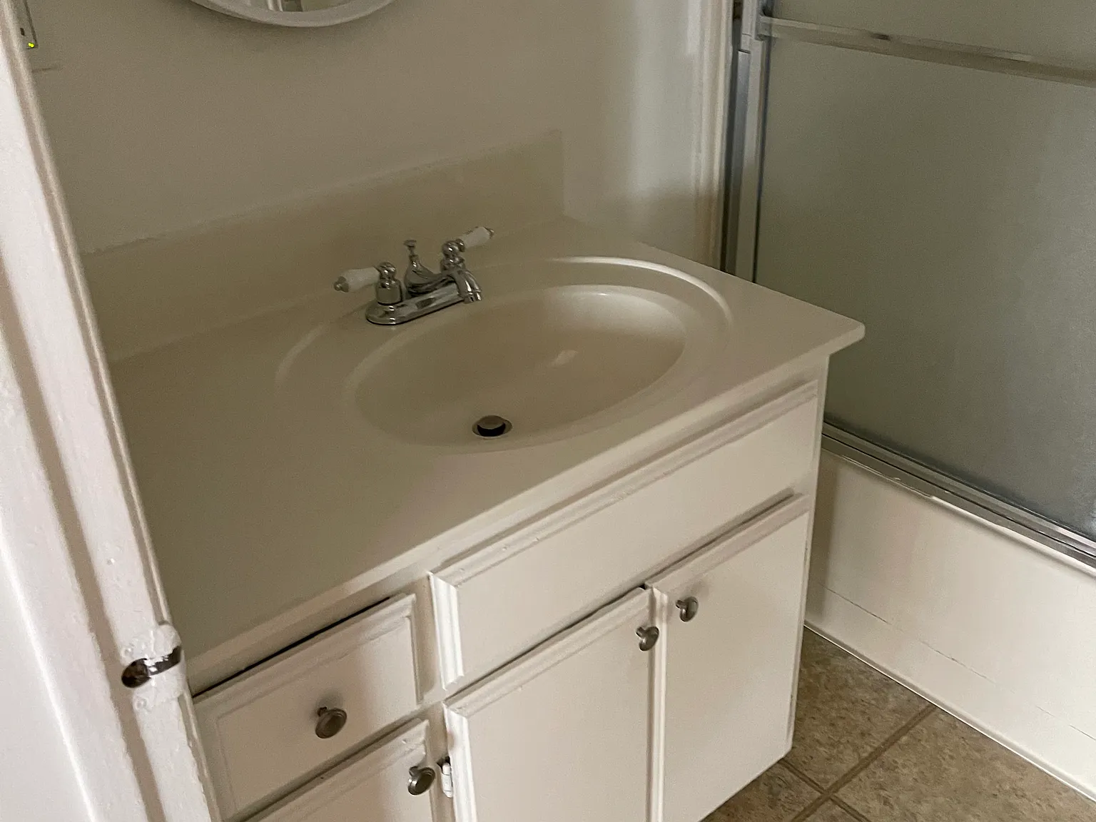 1 bed, 870 sqft, $2,000 — Photo 2