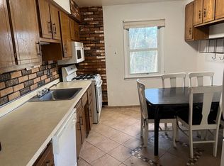 19 Hidden Hollow Ct, Piscataway, NJ 08854