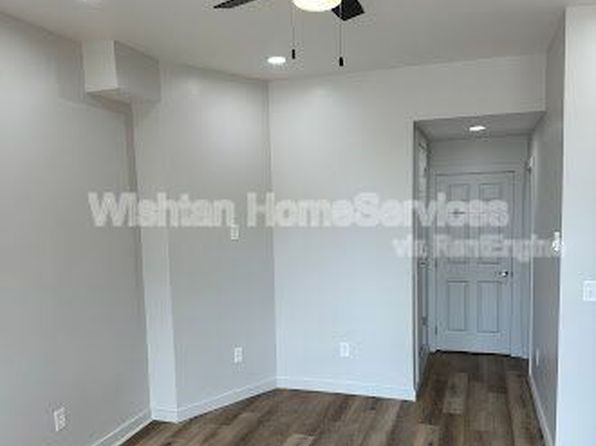301 E Main St #16