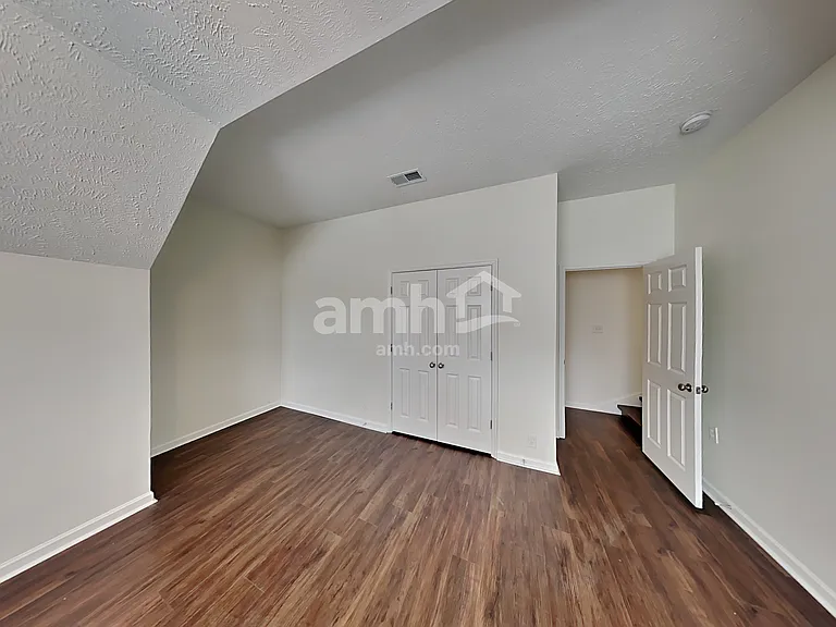 305 Schoolhouse Ct — Photo 18