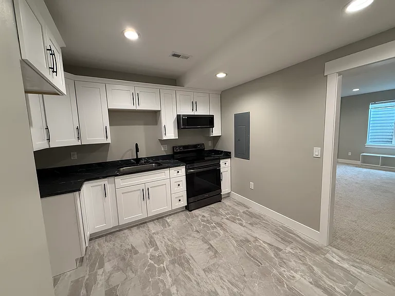 1328 W Marwood Park Ln — Photo 9