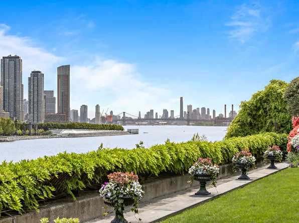 15 Sutton Place image 28 of 30