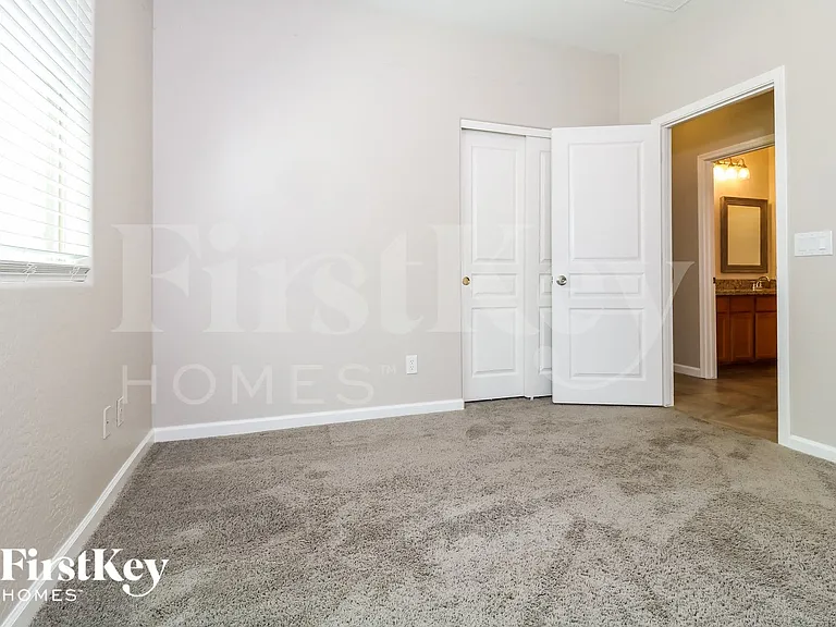 1127 S 220th Dr — Photo 6