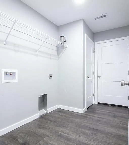 2951 E University St — Photo 13