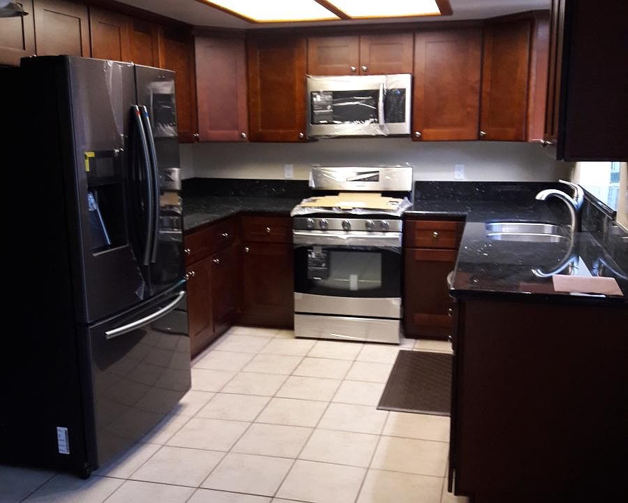 1st image of 626 N Mariposa Ave APT C