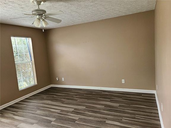 3rd image of 4713 Chariot Dr
