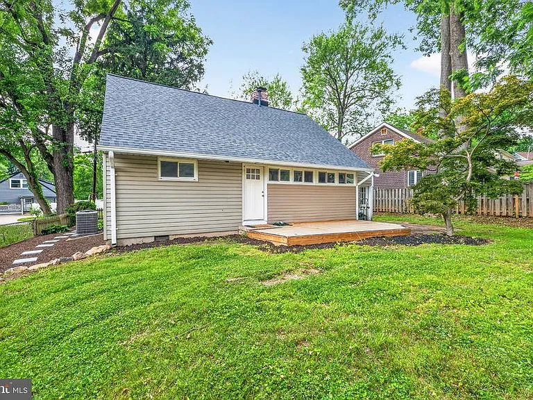 303 Nimitz Ave — Photo 27