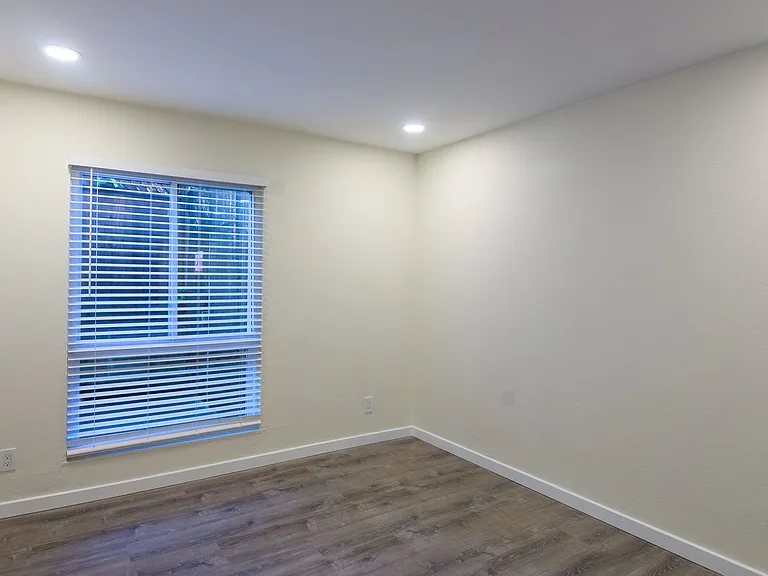 765 Rand Ave Apartments — Photo 18