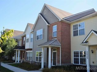 2629 Mystic Forest Dr, Sterling Heights, MI 48310