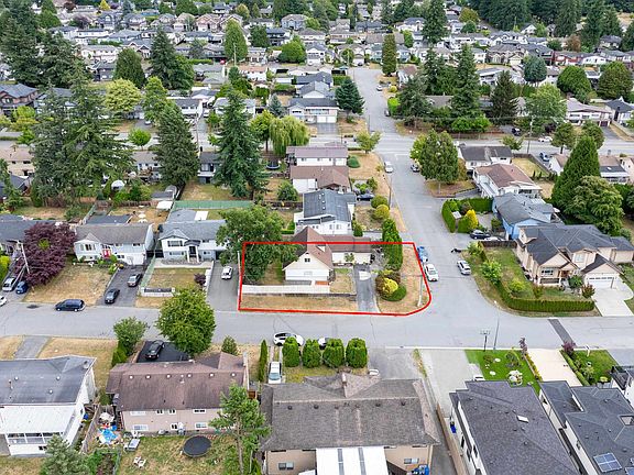 4th image of 11565 77a Ave