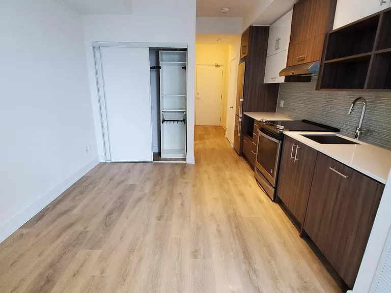 128 Fairview Mall Dr #1209 — Photo 8