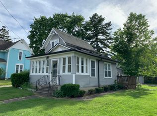 308 S Clinton St, Stockbridge, MI 49285