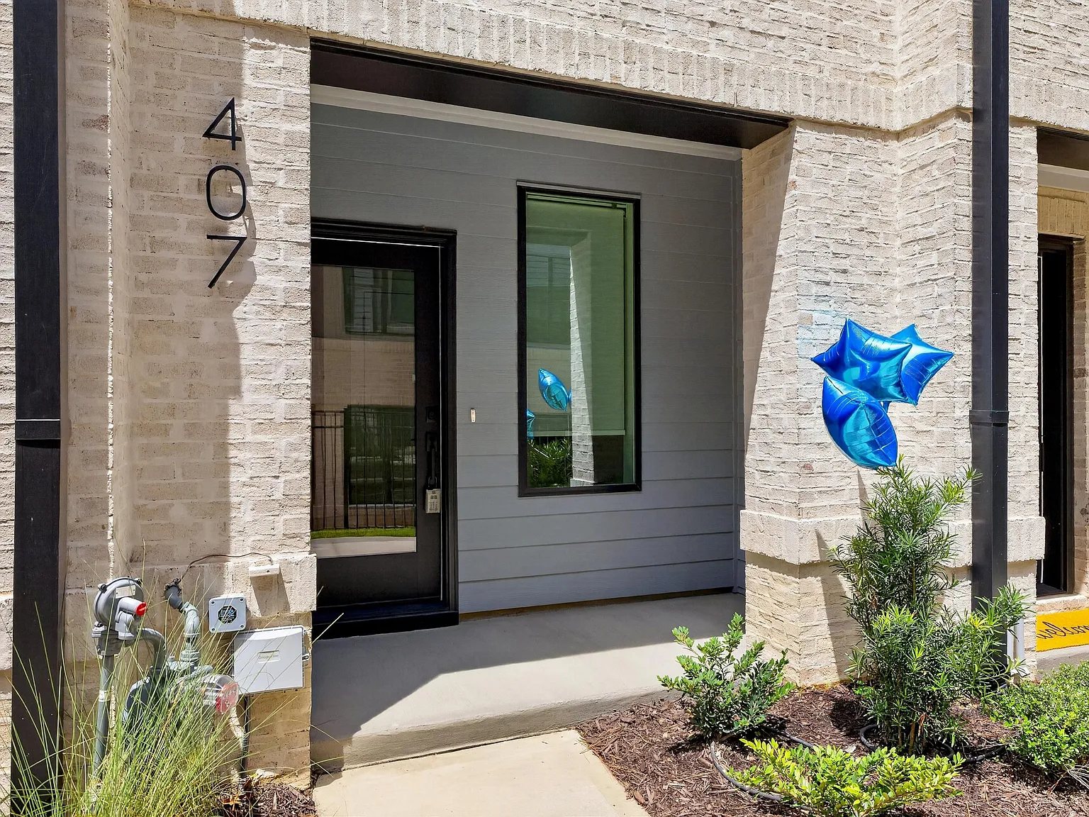 Walker Row Condominiums — Photo 2