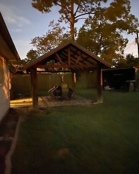2nd image of 800 E Stadium Ct
