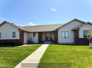 4061 Sandalwood Dr, Grand Island, NE 68803