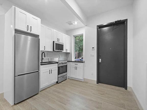 5th image of 110 Meserole St #5