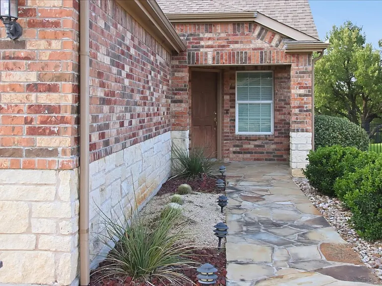 816 Hamilton Ln — Photo 8
