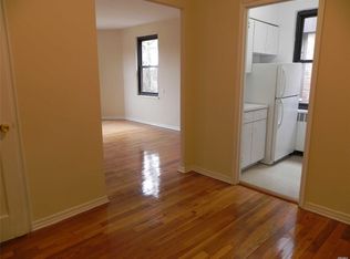 21 Schenck Ave APT 2BD, Great Neck, NY 11021