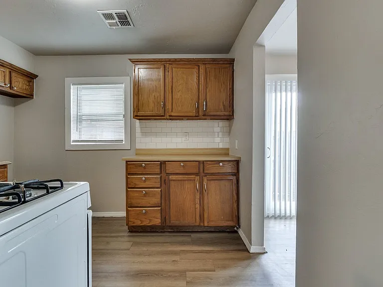 1005 SW 63rd St — Photo 22