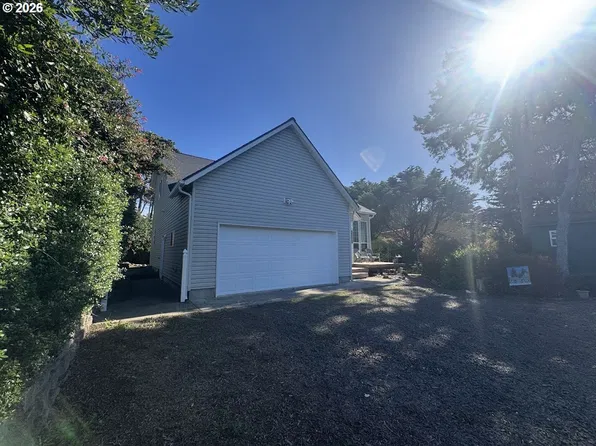 88315 2nd Ave, Florence, OR 97439