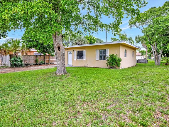 3rd image of 2649 NW 10th St