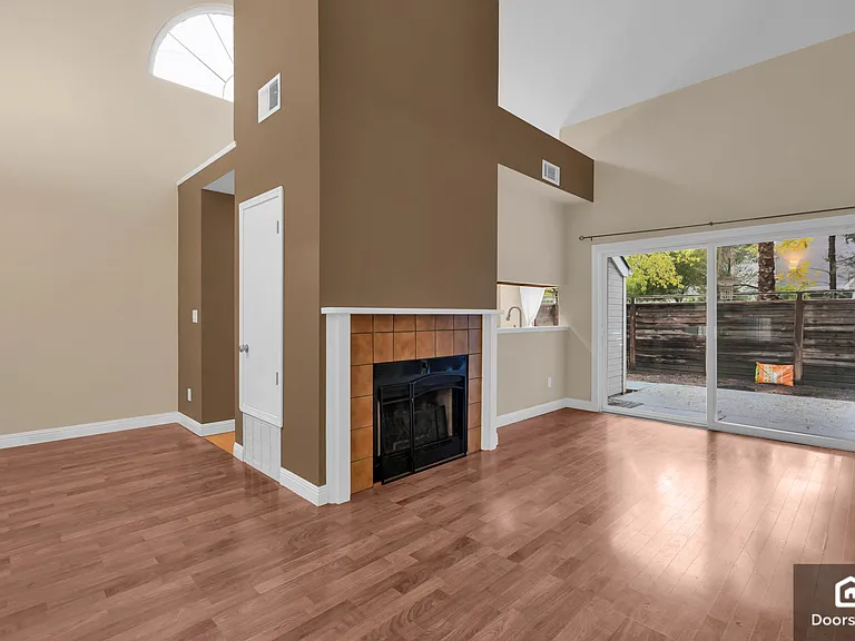 1714 Somerset Pl — Photo 9