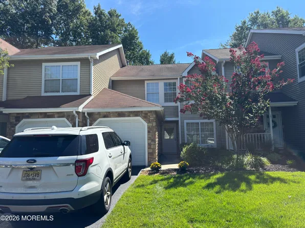 15 Saddle Court, Tinton Falls, NJ 07753