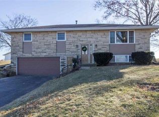 14960 Old Highway Rd, Dubuque, IA 52002