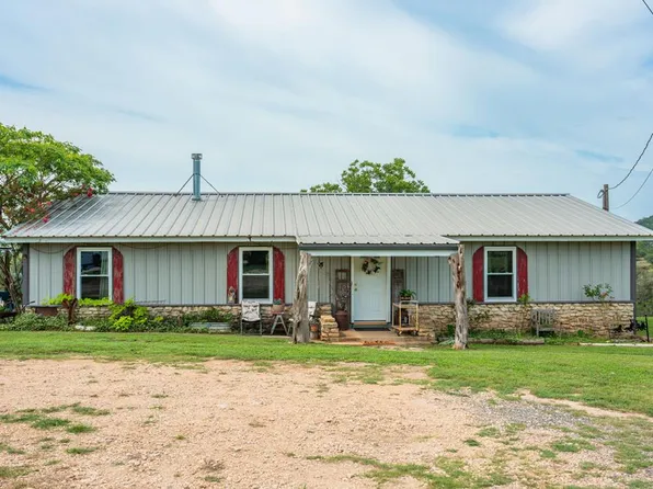943 Stoneleigh Rd, Center Point, TX 78010