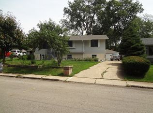 116 Toro Cir, Carpentersville, IL 60110