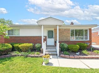 21316 Centennial St, Saint Clair Shores, MI 48081