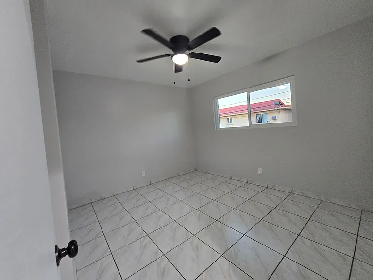 736 S Eastmont Ave #7 — Photo 16