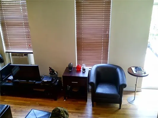 Rented by Kian Realty | media 6