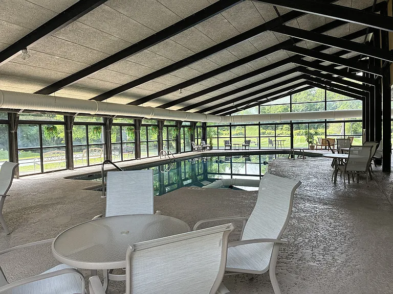 304 Live Oak Ln — Photo 15