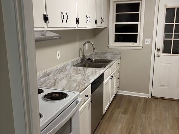 2nd image of 135 Springtree Rd #B