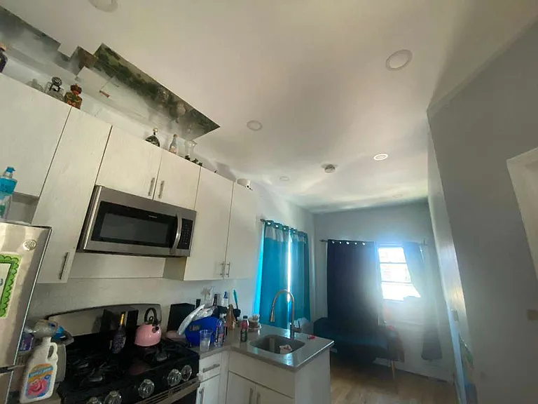 198 Shepherd Ave #1 — Photo 2