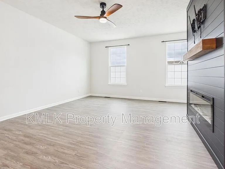 4037 N Steels Cir — Photo 10
