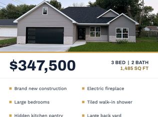 308 Wright Ct, Centralia, MO 65240