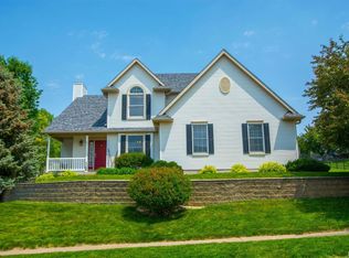 1199 Fox Hollow Ln, Le Claire, IA