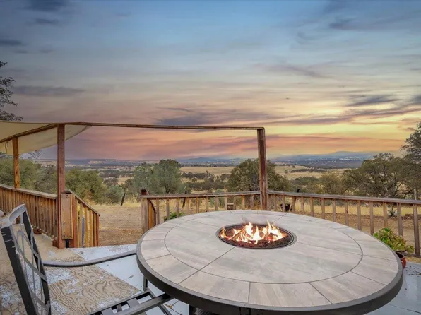 14594 Perricone Rd, Chinese Camp, CA 95327