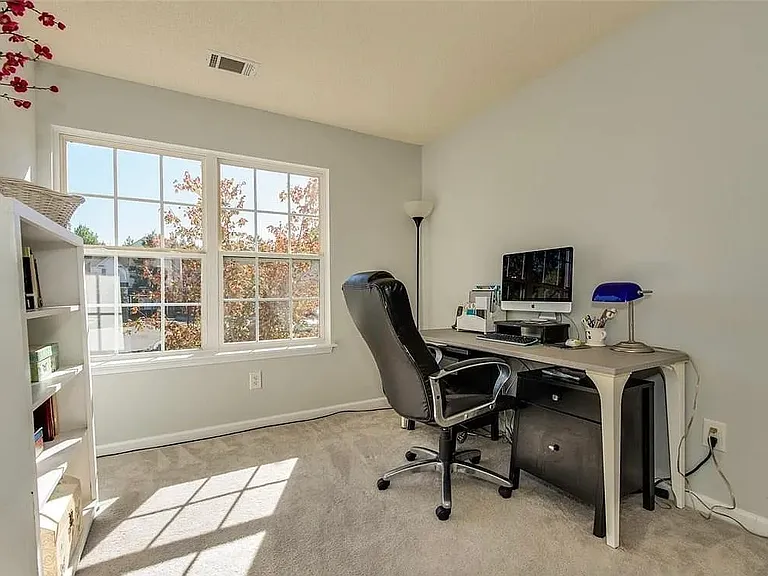 17121 Greenlawn Hills Ct — Photo 9