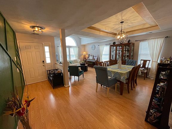 2nd image of 5424 Port Royal Dr