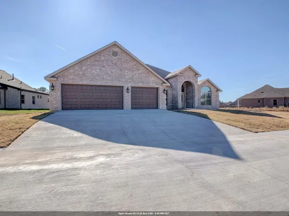 520 Corondelet Ln, Maumelle, AR 72113