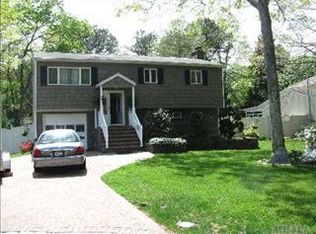 74 Ridge Ave, Central Islip, NY 11722