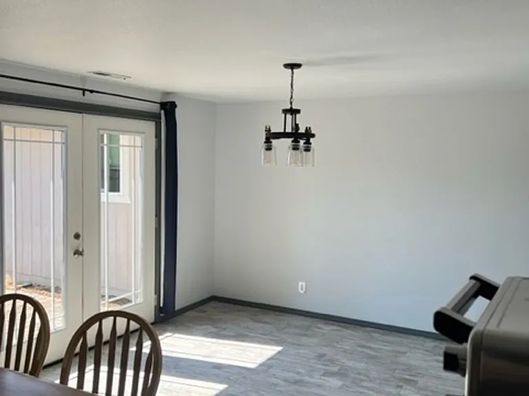 3051 Bron Cir — Photo 7