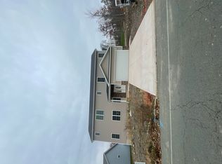 614 Snapdragon Dr, Pittston, PA 18641