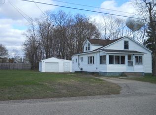 814 N York St, Belding, MI 48809